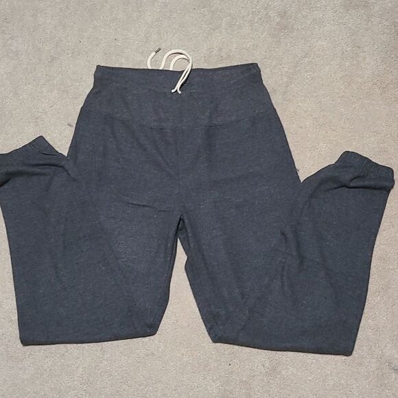 Urban outfitters out from under joggers - Picture 1 of 5